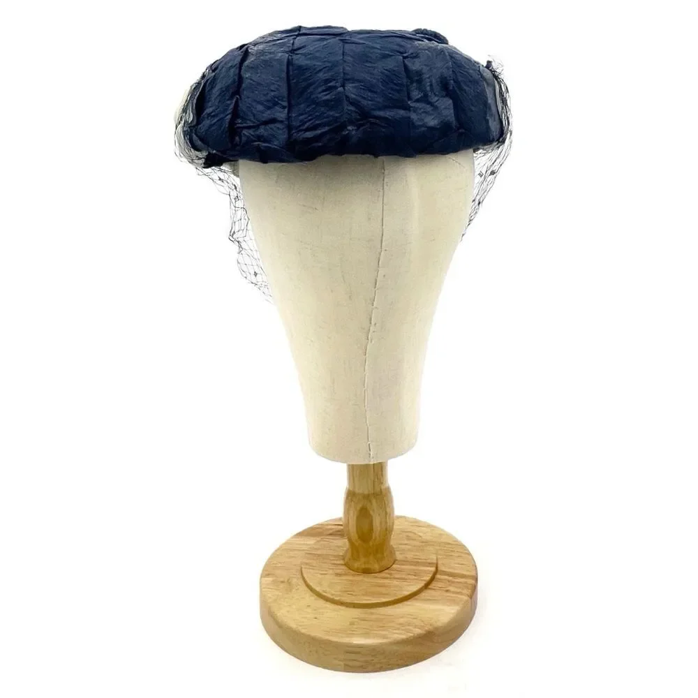 Vintage 1950s Pillbox Hat Navy Straw With White Rose Petals Mesh Veil Rhinestone - Picture 7 of 16